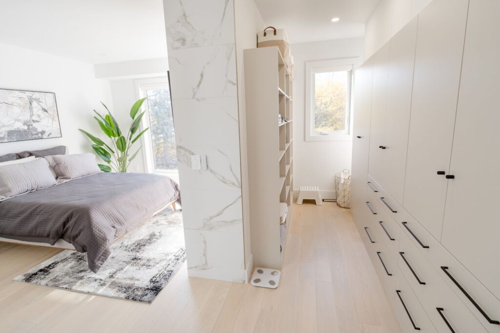declutter your bedroom